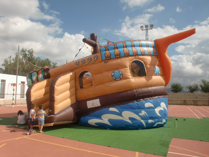 Castillo Hinchable Barco Pirata en Movimiento 2